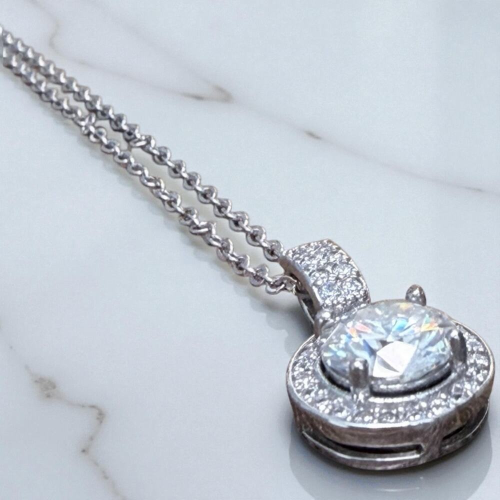 Moissanite Halo Round Necklace 18K over 925 NEW - Picture 4 of 10